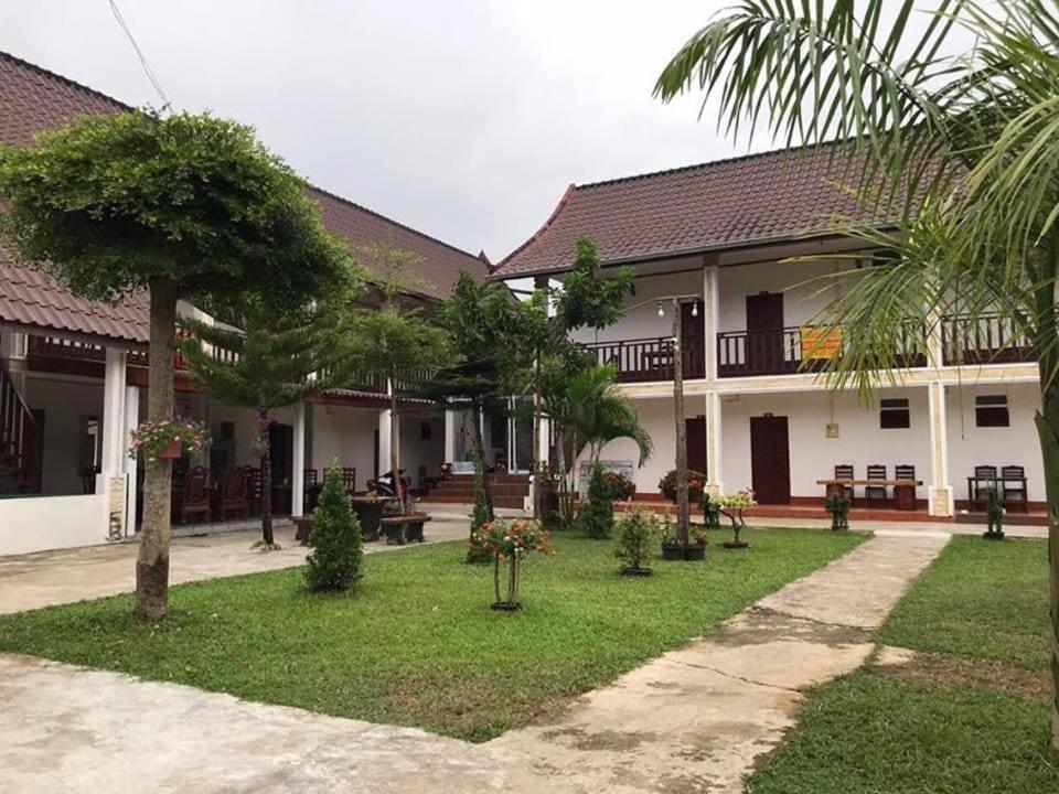 Riverside Garden Hostel Vang Vieng Luaran gambar